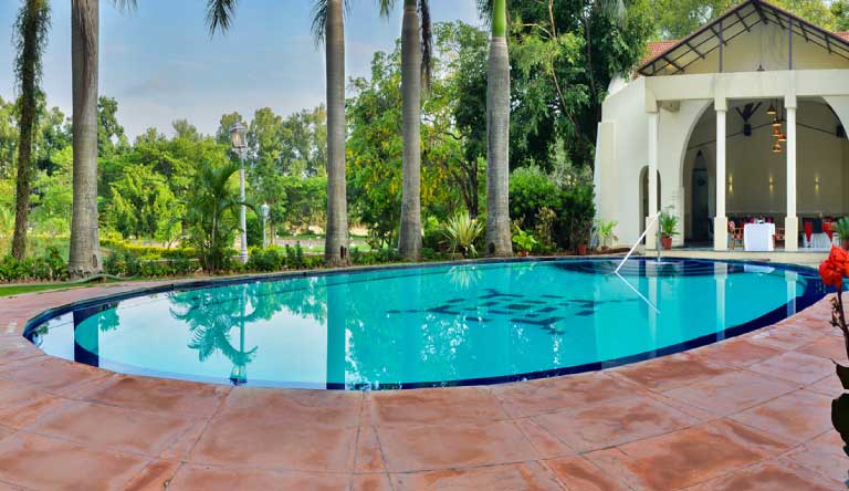 Cama-Rajputana-Club-Resort-Pool2